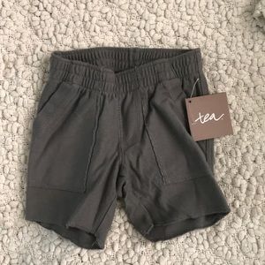 BNWT Tea Collection boys cargo shorts - 6-12 mos